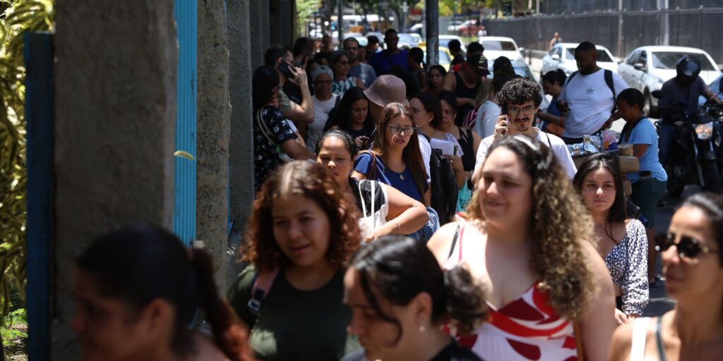Primeira Edição da Prova Nacional Docente Mobiliza Professores em Todo o Brasil Imagem do artigo