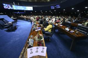 Senado Lança Programa ‘Zap Delas’ para Combater Violência Política Contra Mulheres Imagem do artigo