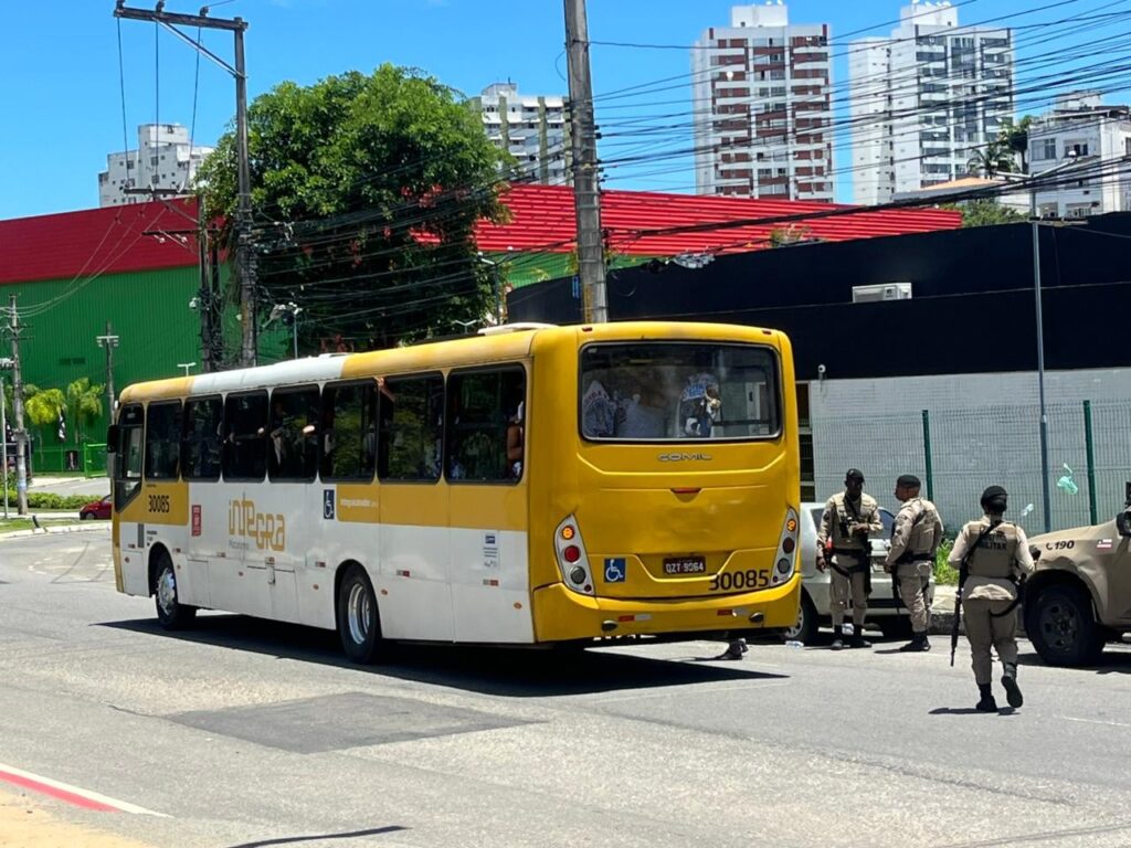 Mais de 100 Membros da Torcida Bamor Detidos em Salvador Antes de Jogo Imagem do artigo