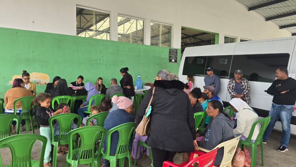 População Enfrenta Frio de 19ºC para Acessar Serviços da Defensoria Pública em Brejões Imagem do artigo