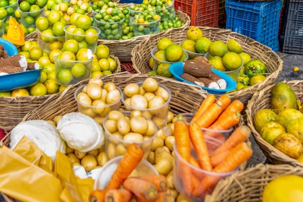 Alimentos Frescos para a Alimentação Escolar: Agricultores de Camaçari Firmam Parceria com o IFBA