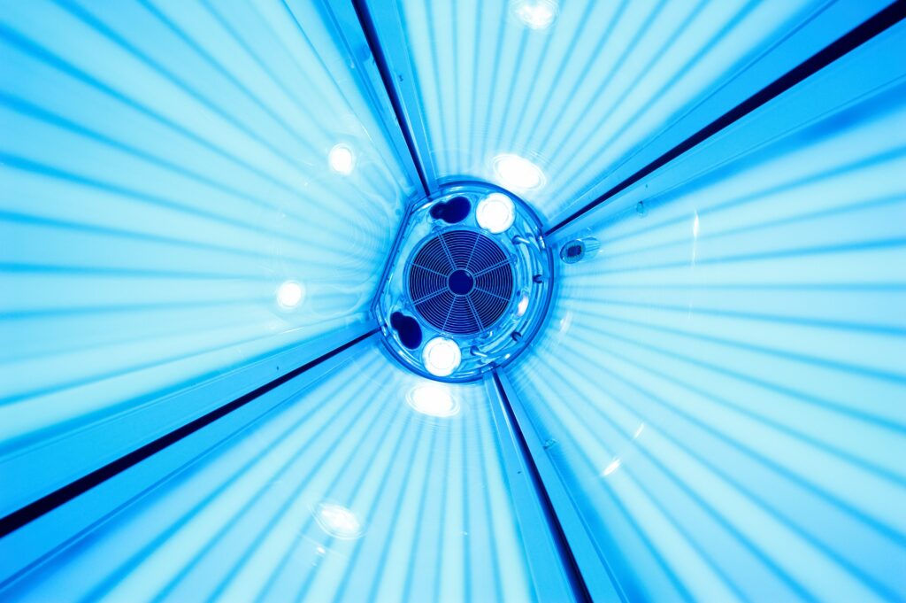 Estudo Revela Danos do Bronzeamento Artificial ao DNA da Pele e Risco Aumentado de Melanoma