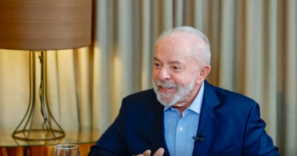 Lula Propõe Fim da Escala 6x1 e Celebra Vitória Contra Tarifas de Trump
