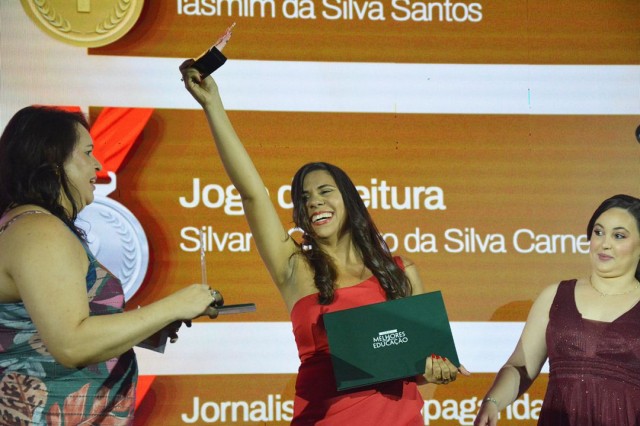 Motorista de Ônibus Revoluciona Educação e Ganha Prêmio em Feira de Santana