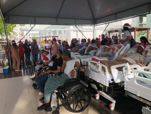 Natal Abençoado: Pacientes do Hospital Mont Serrat Recebem Espetáculo Teatral Especial