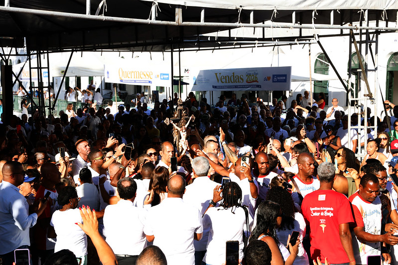 Sexta-feira da Gratidão atrai turistas à Basílica do Senhor do Bonfim na Bahia