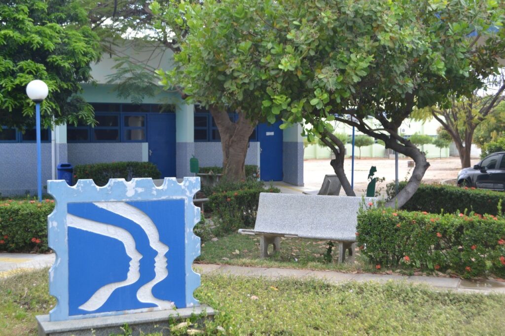 Últimos dias para se inscrever na seleção da Facape: oportunidades na área da saúde e educação