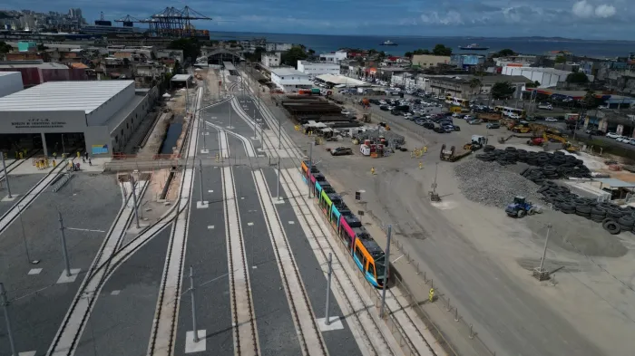 VLT em Salvador: Primeira Viagem-Teste Marca Avanços na Mobilidade Urbana