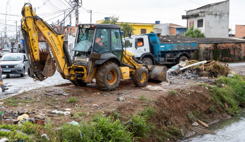 Ações Emergenciais: Secretaria de Serviços Urbanos Combate Efeitos das Chuvas em Mogi das Cruzes
