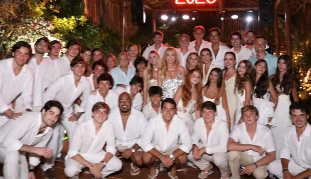 Angélica Celebra Viagem na Bahia: 'Cercada de Amor e Alegria'