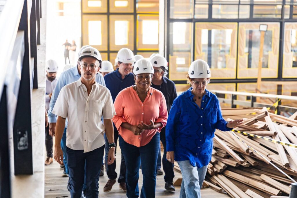 Avanços na Reforma do Novo TCA: Ministra Margareth Menezes Visita as Obras