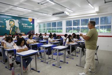 Bahia Oferece Quase 3 Mil Vagas em Educação: Inscrições Abertas
