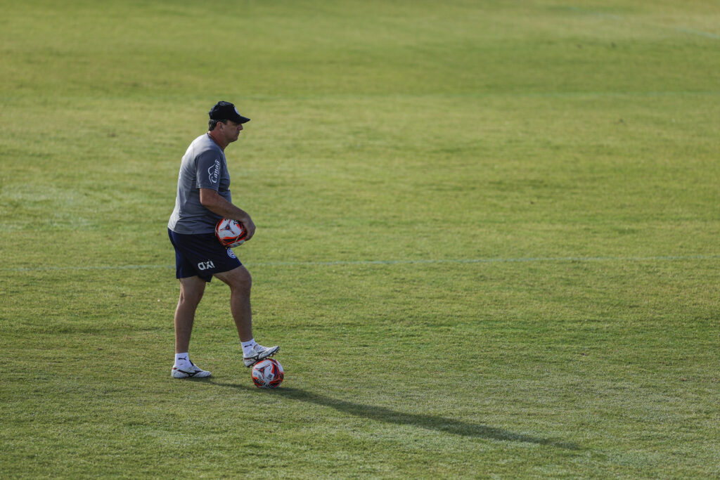 Bahia Pode Usar Força Máxima no Clássico Ba-Vi: Expectativas e Planos Bahia Pode Usar Força Máxima no Clássico Ba-Vi: Expectativas e Planos