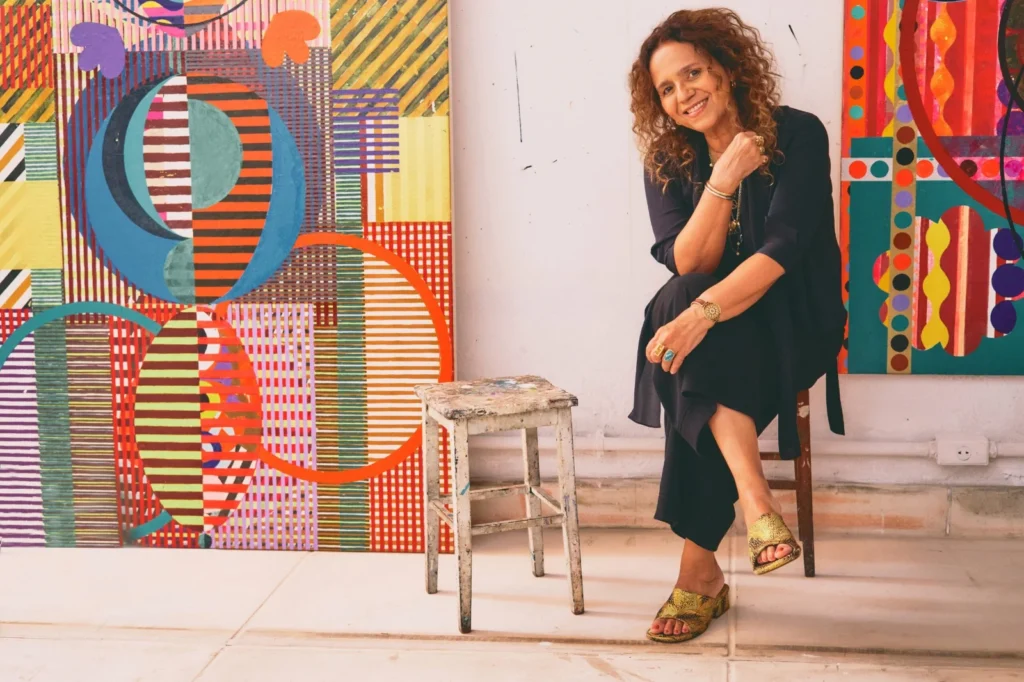 Beatriz Milhazes: Uma Viagem pelo Tempo na Exposição "100 Sóis" em Salvador