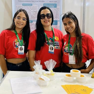 Estudantes Transformam Cascas de Banana em Pomada Cicatrizante Inovadora