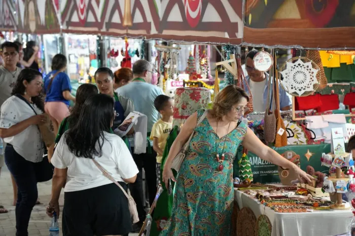 Feira Natalina de Economia Criativa Gera R$ 319 Mil em Manaus e Supera Expectativas Feira Natalina de Economia Criativa Gera R$ 319 Mil em Manaus e Supera Expectativas