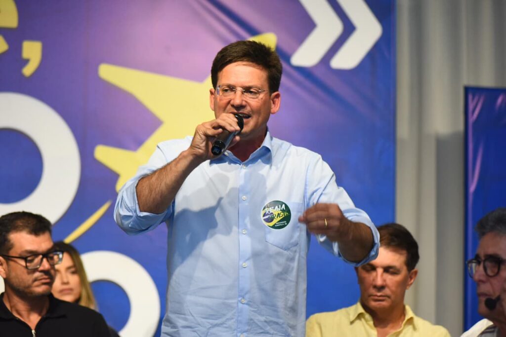 João Roma Expressa Lamento pela Morte de Capitão da PM e Critica Legado de Violência na Bahia