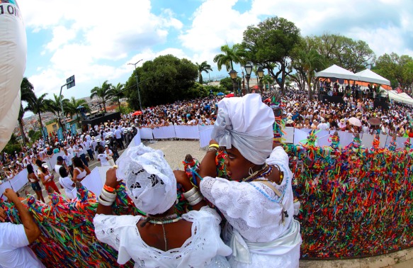 Lavagem do Bonfim: Caravanas do Interior da Bahia Reafirmam Fé e Política em 2024