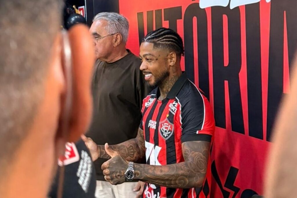 Marinho Retorna ao Vitória: 'Vou Te Provar', Afirma Atacante em Encontro com Torcedores