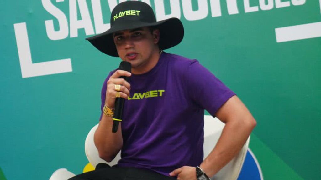 Natanzinho Lima Se Emociona e Interrompe Show na Bahia: 'Não Consigo Mais'