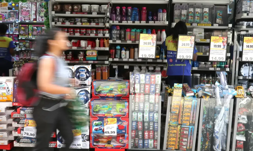 PIB 2026: Um Ano de Desaceleração Econômica Moderada PIB 2026: Um Ano de Desaceleração Econômica Moderada