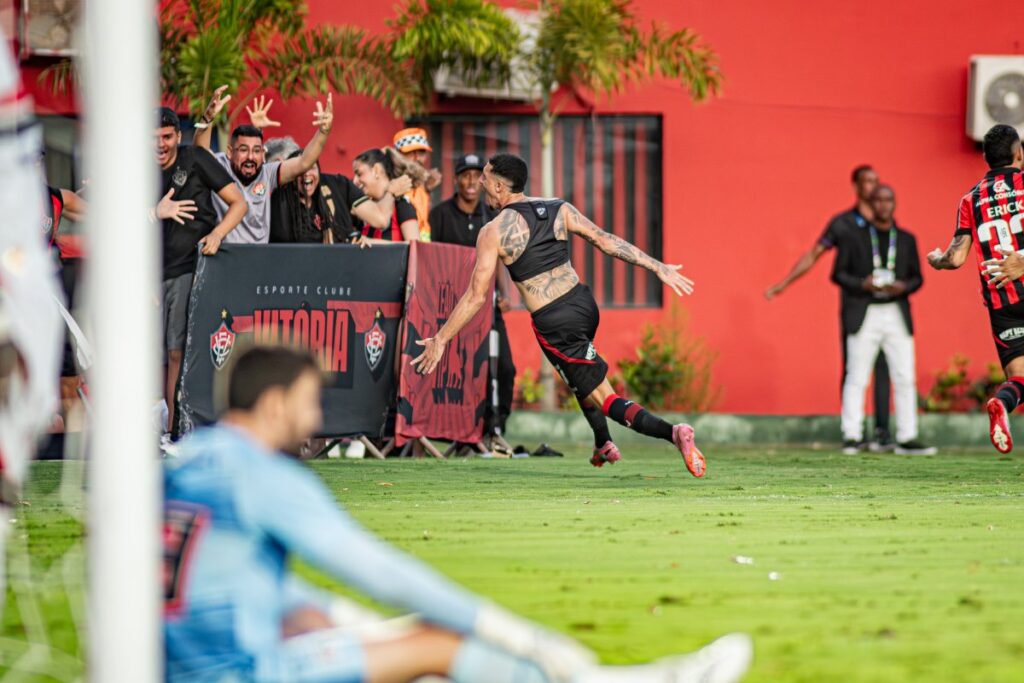Retrospectiva do Vitória: Altos e Baixos do Rubro-Negro em 2025