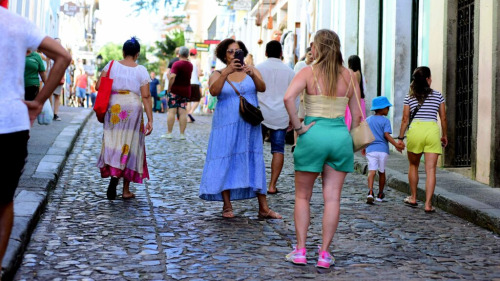 Salvador Registra 560 Mil Turistas em Janeiro: Um Crescimento Impressionante