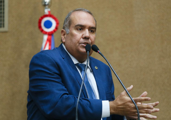 Sandro Régis Recebe Coronel com Abrços Abertos e Expectativas Futuras