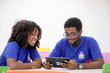 Tablets Prometem Transformar Acesso à Educação para Estudantes do Ensino Médio em 2026