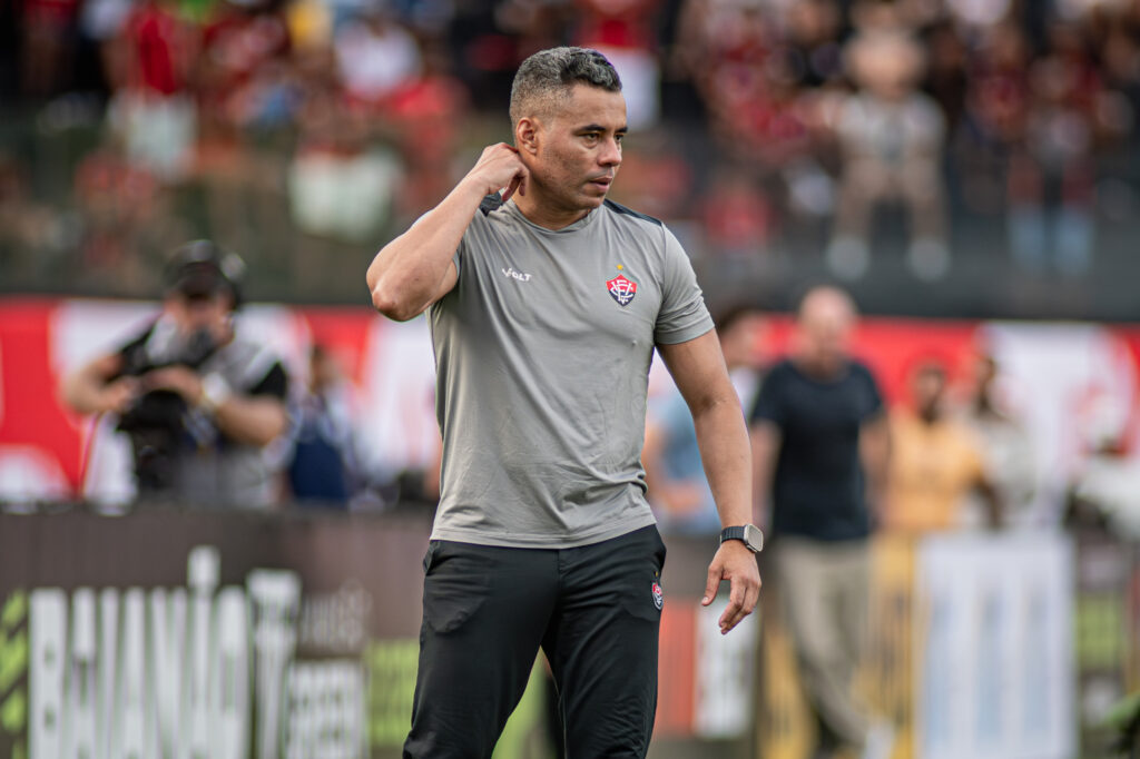 Técnico do Vitória Reconhece Falhas em Derrota no Ba-Vi: 'Falta de Capricho'