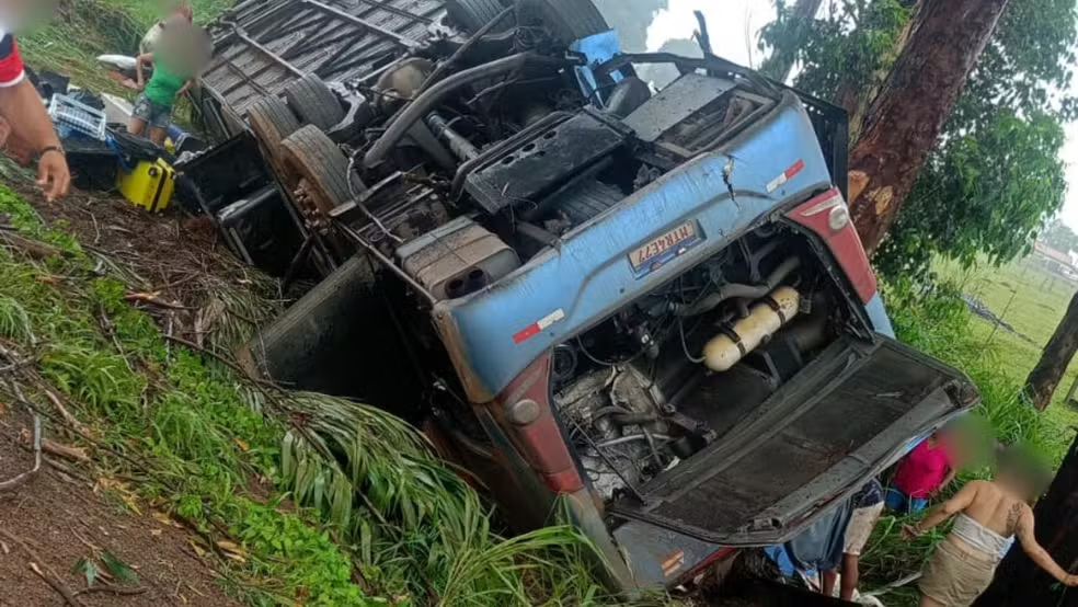 Tragédia nas Estradas: Ônibus de Turismo da Bahia Capota em Minas Gerais, Deixando 5 Mortos