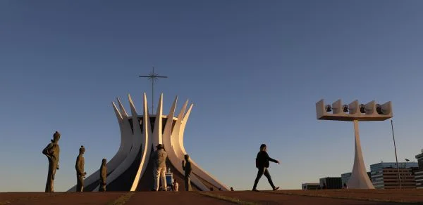 Turismo Religioso Ganha Espaço Entre Idosos: Oportunidades em Brasília