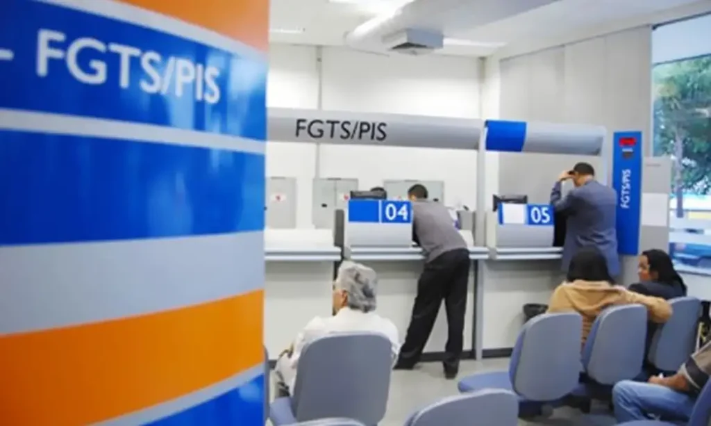 Abono Salarial: Início dos Pagamentos Atraí Trabalhadores em Todo o Brasil