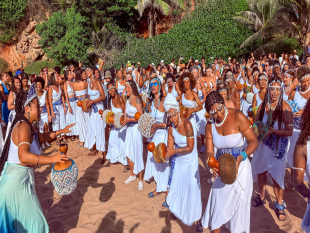 Agbelas Leva Oferenda Musical ao Rio de Janeiro em Homenagem a Yemanjá Agbelas Leva Oferenda Musical ao Rio de Janeiro em Homenagem a Yemanjá