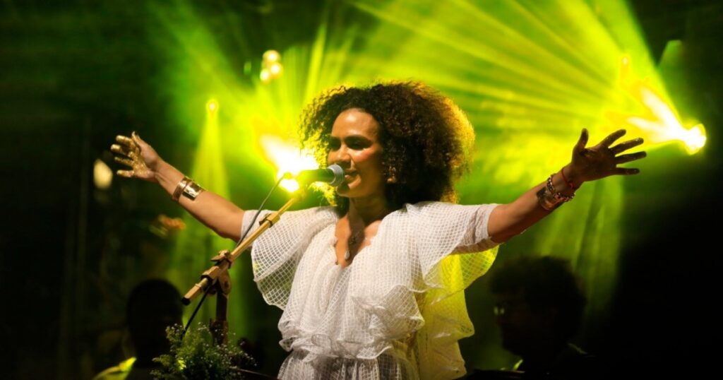 Atraso e Extrapolação: Saltur Responde a Críticas de Mariene de Castro no Carnaval