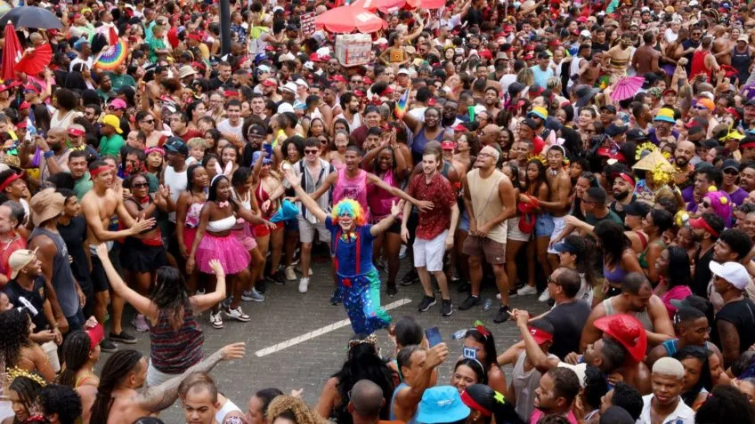 Bahia Registra 3,7 Milhões de Turistas no Carnaval de 2026 – Um Recorde Incrível Bahia Registra 3,7 Milhões de Turistas no Carnaval de 2026 - Um Recorde Incrível