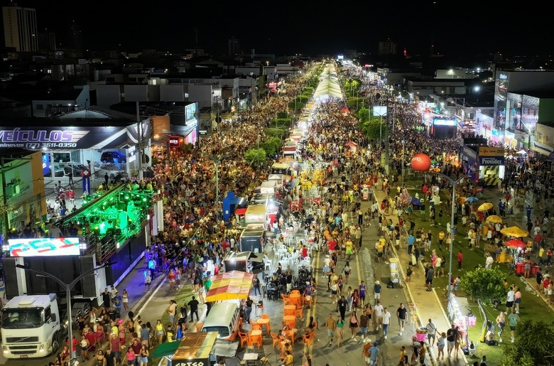 Barreiras Folia 2026: Carnaval Impulsiona a Economia da Capital do Oeste Barreiras Folia 2026: Carnaval Impulsiona a Economia da Capital do Oeste