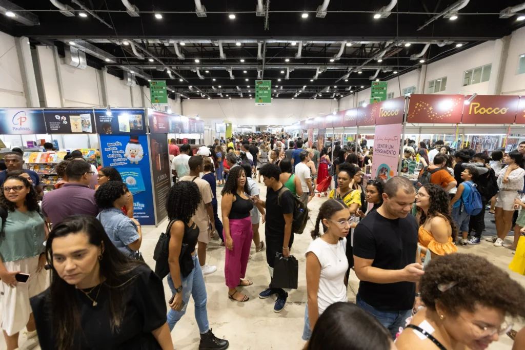 Bienal do Livro Bahia 2026: Vendas Abertas e Expectativa de 120 mil Visitantes Bienal do Livro Bahia 2026: Vendas Abertas e Expectativa de 120 mil Visitantes