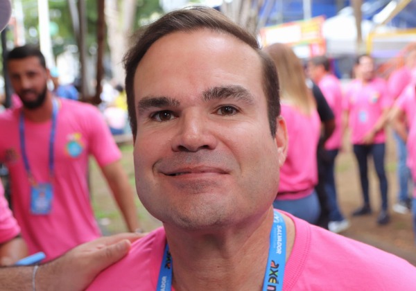 Cacá Leão Anuncia Candidatura à Câmara: Impactos e Expectativas