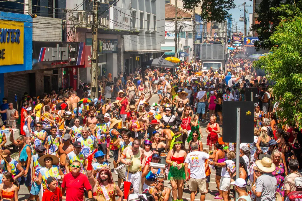 Carnaval 2026 em Paranaguá: A Folia Começa com Trio Elétrico e Show da Banda Jammil