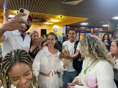 Famosos e Turistas Celebram a Chegada ao Carnaval da Bahia com Receptivo Especial Imagem do artigo