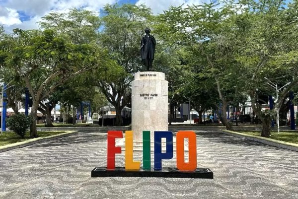 Feira Literária de Castro Alves: Celebração de Glauber Rocha com Programação Imperdível