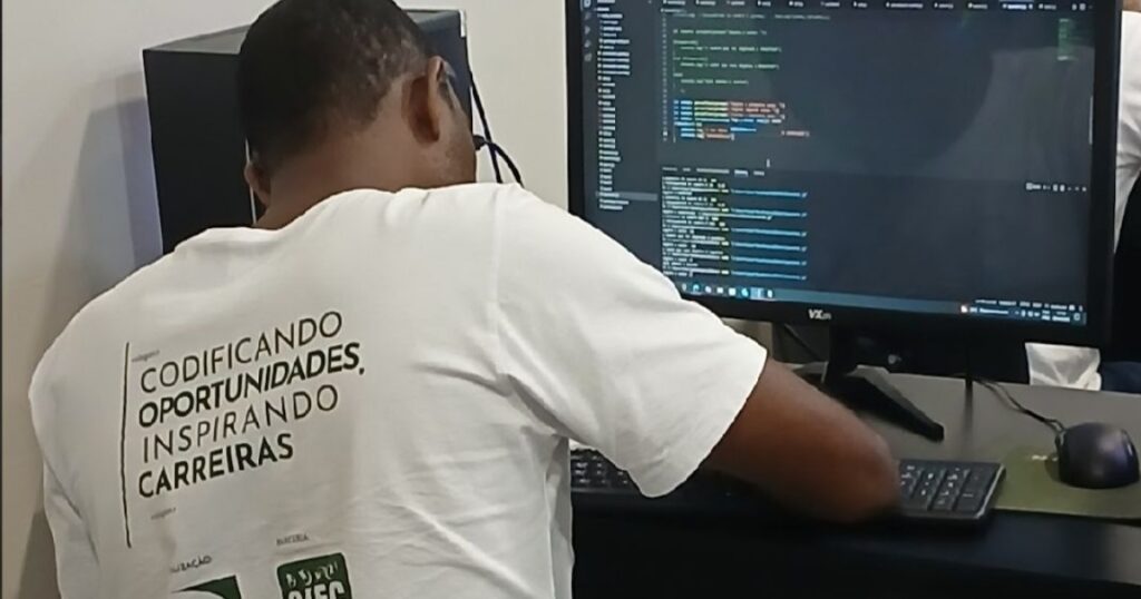 Formação Gratuita em Tecnologia: Inscrições Abertas em Camaçari