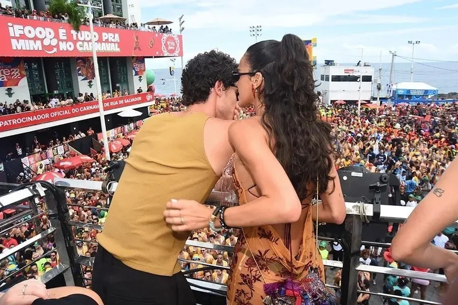 Ivete Sangalo Recebe Shawn Mendes e Bruna Marquezine Antes de Brilhar em Salvador Ivete Sangalo Recebe Shawn Mendes e Bruna Marquezine Antes de Brilhar em Salvador