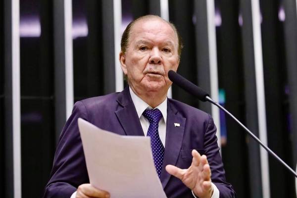 João Leão: 80 Anos de Contribuições e Influência na Política da Bahia