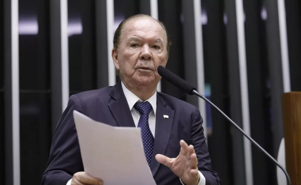 João Leão Se Aposenta da Política e Inicia Nova Jornada como Escritor