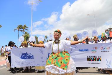 Lavagem de Itapuã: Celebração Tradicional Atrai Turistas de Todo o Mundo