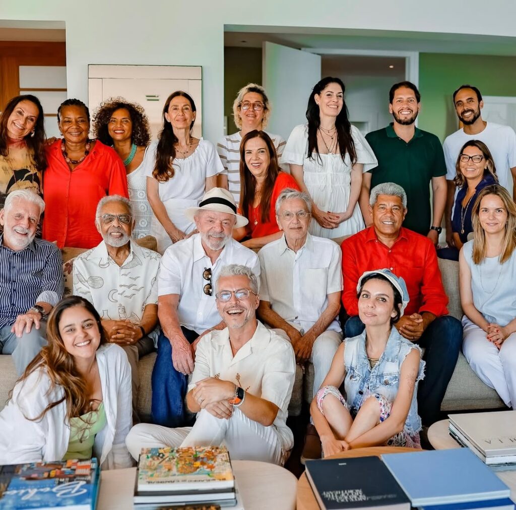 Lula Celebra Aniversário do PT com Gil e Caetano: Um Almoço Cultural e Político na Bahia