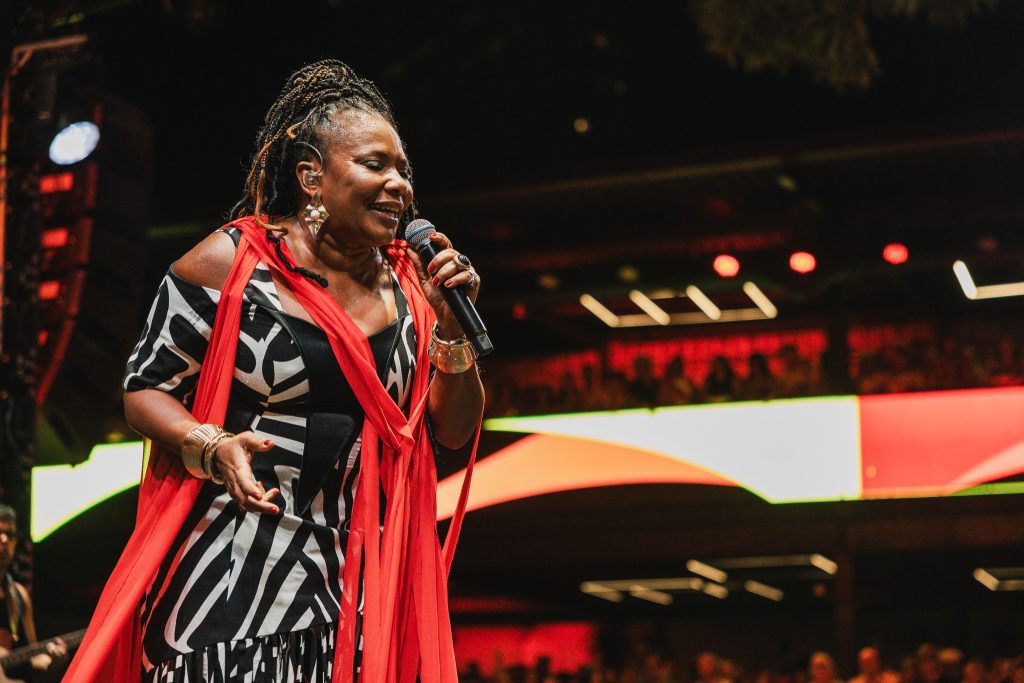 Margareth Menezes Celebra 25 Anos de Álbum Icônico no Carnaval de 2026 Margareth Menezes Celebra 25 Anos de Álbum Icônico no Carnaval de 2026