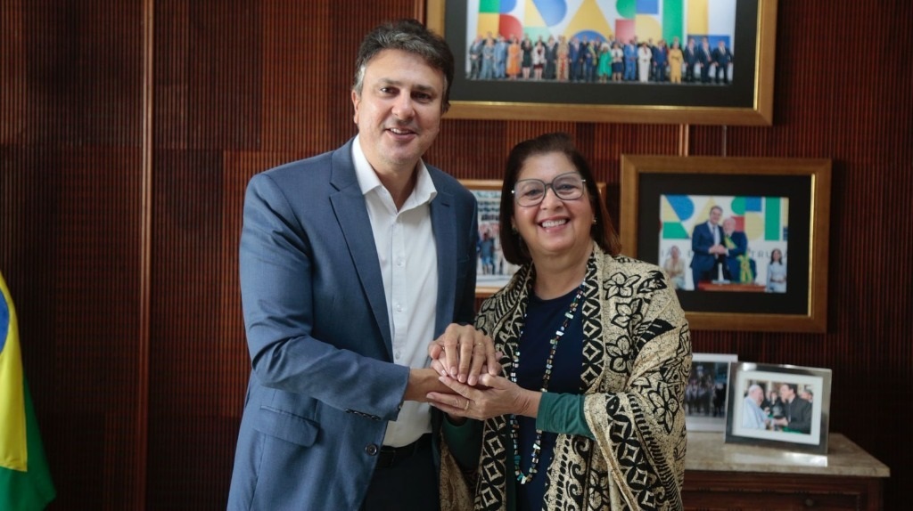 Ministro da Educação Entrega Benefícios para Professores em Visita a Mato Grosso